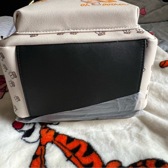 Loungefly Winne The Pooh oh bother backpack - Picture 4 of 6